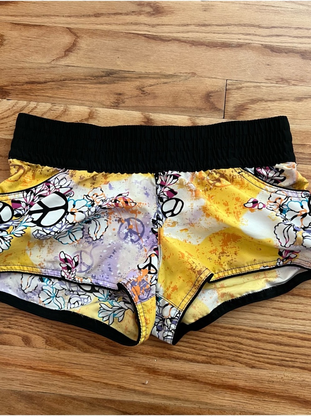 Xhilaration Yellow Floral Peace-Print Bike Shorts size medium